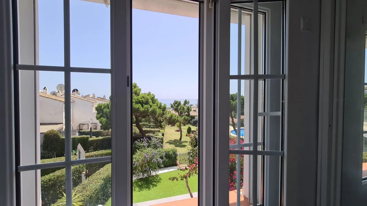 498c9192-18db-469b-a2b6-43f117329201