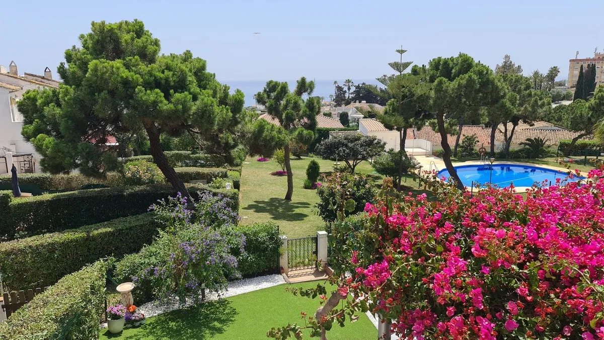 c153dcc2-94fe-4693-bb36-01c158c67de1