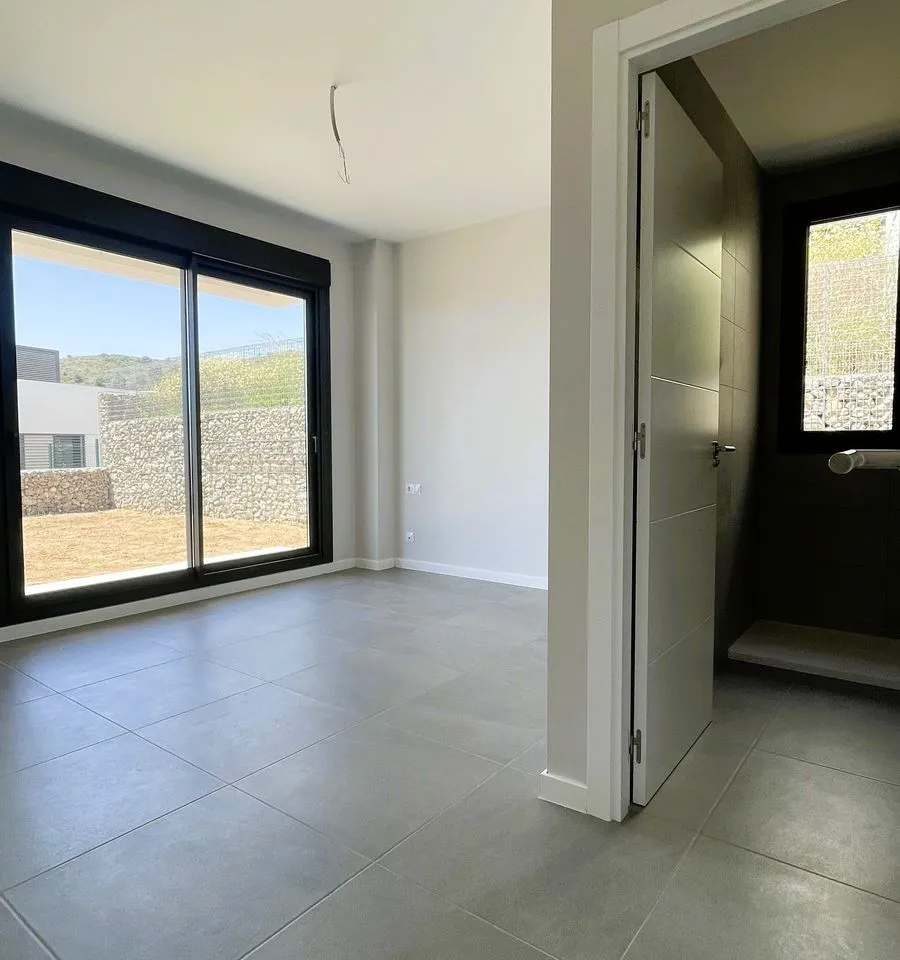 294054f3-3a29-4d40-b0b9-816a1d429a33