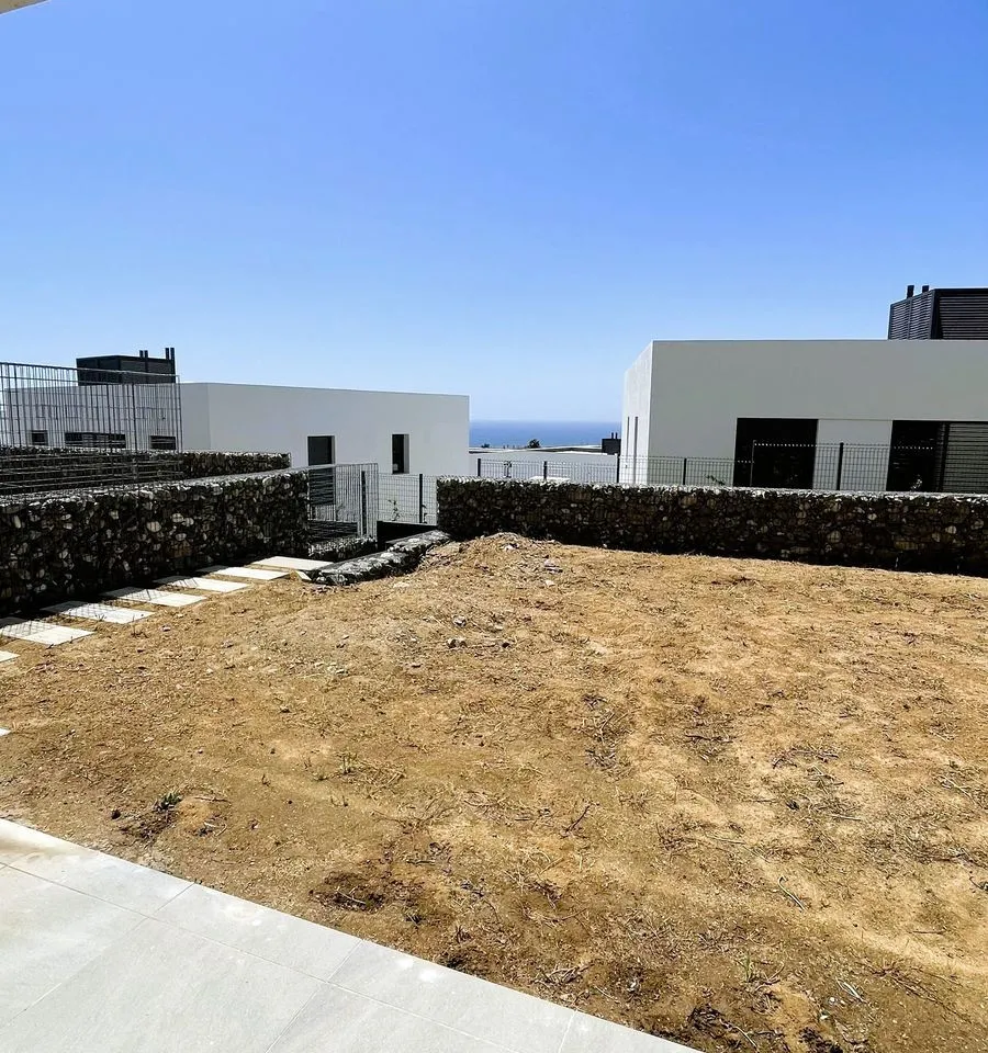 6ce5bb61-86cb-4c33-b854-9160e4d49f71