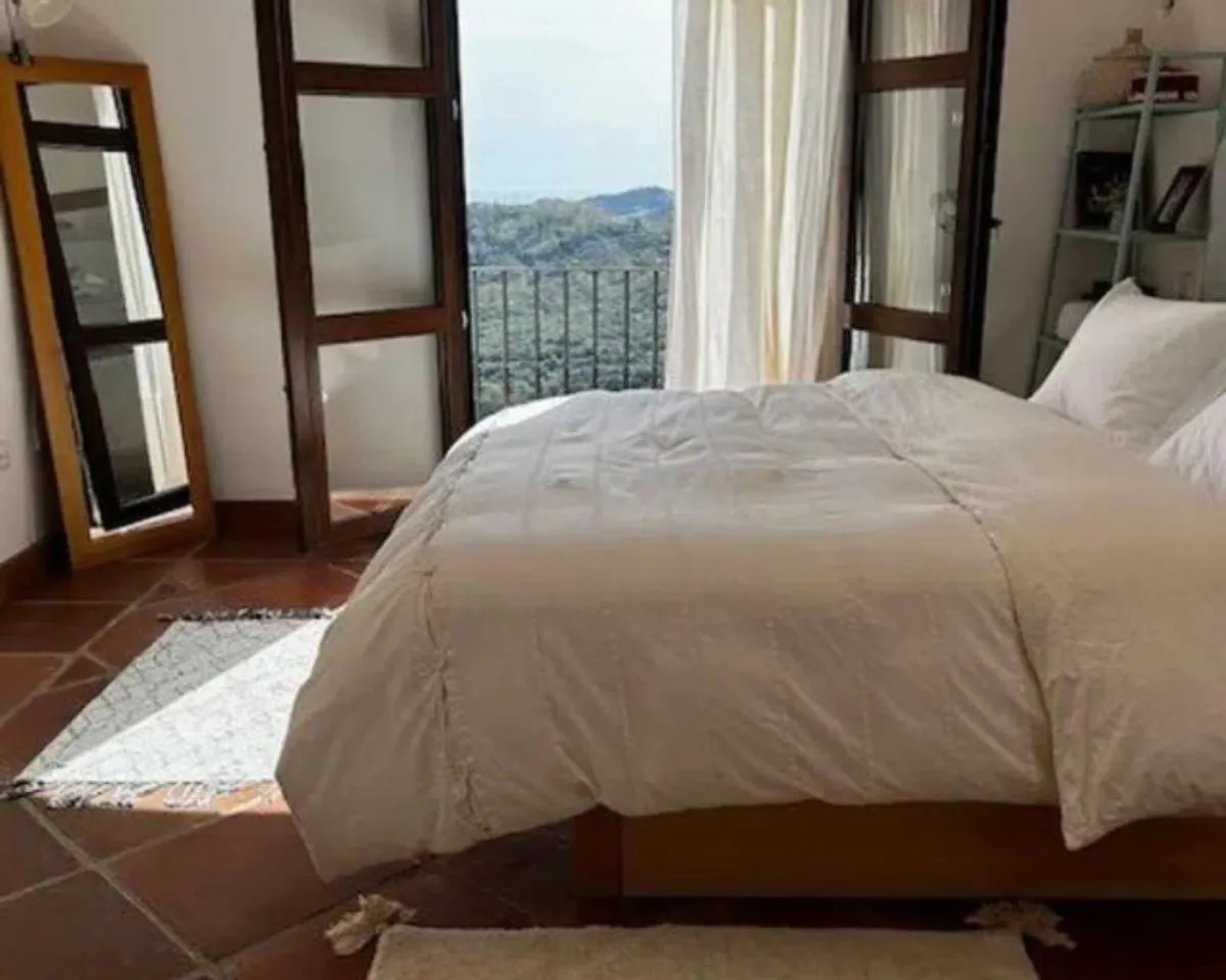 0c3c80a1-3145-4540-b033-99820302fbcb