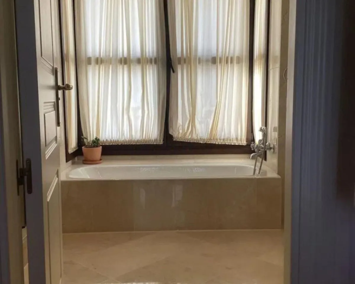 bdde0b1d-9f59-45ca-82bc-517ba6881114