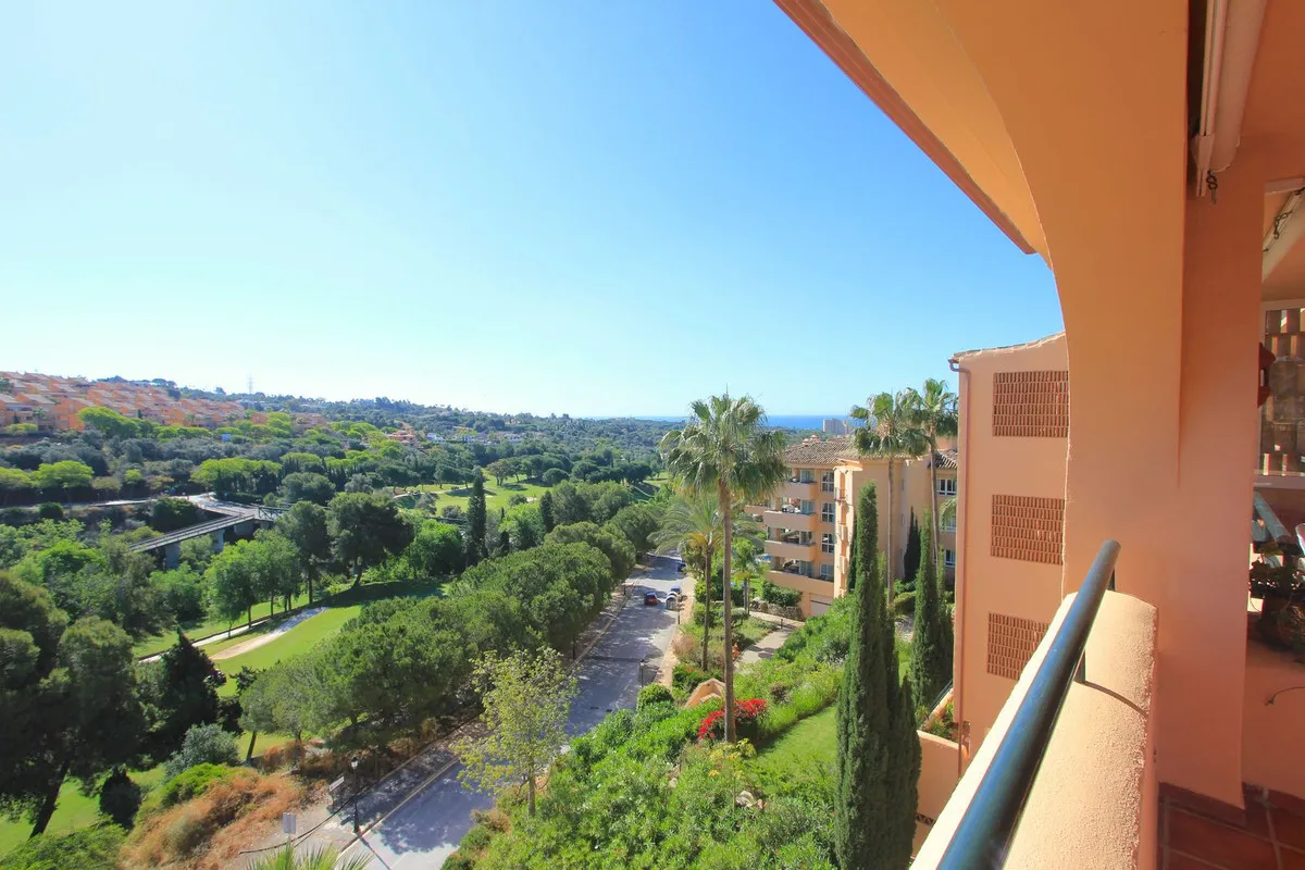 0afffcee-7d3b-4916-9961-25776ca2c0c4