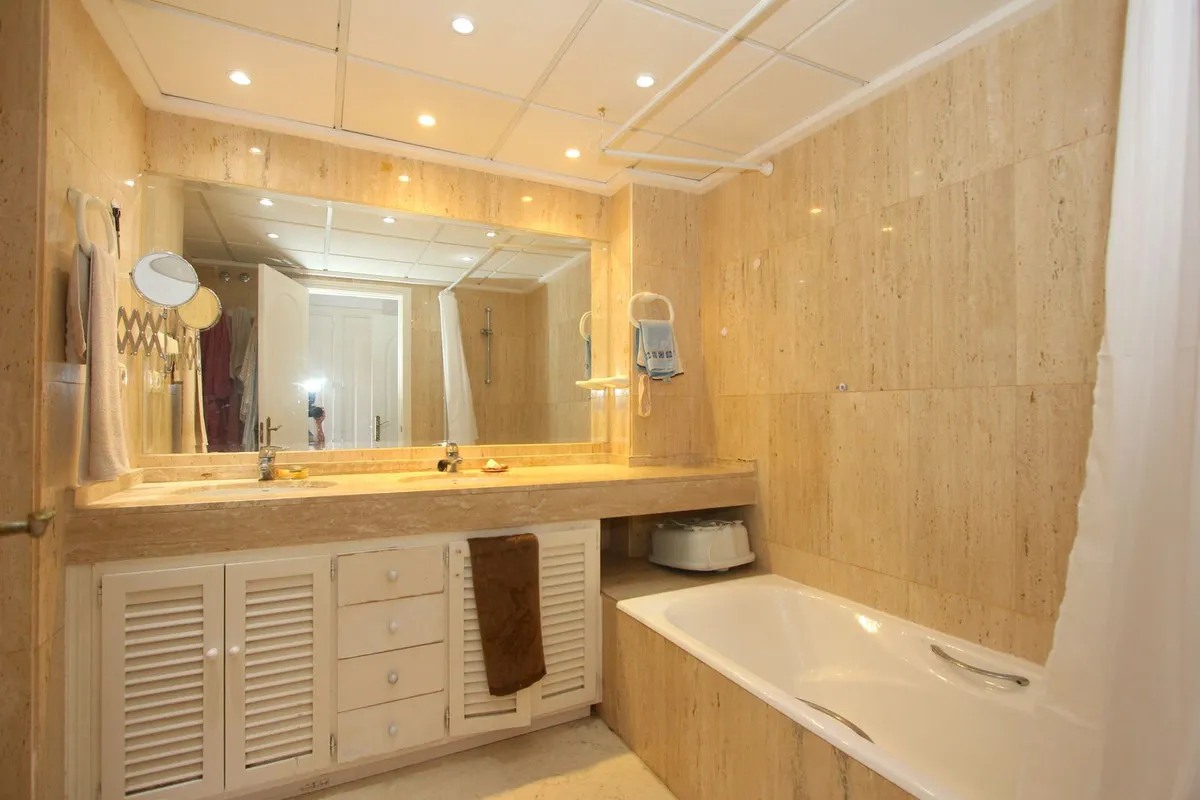 214a7e80-88d1-4bf6-9580-7733a6c41e82