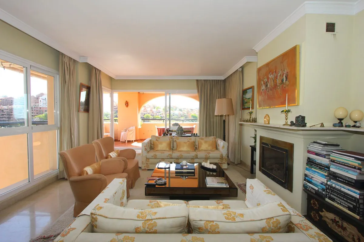 b7c8883f-cda3-4305-9ef3-2c120a396653