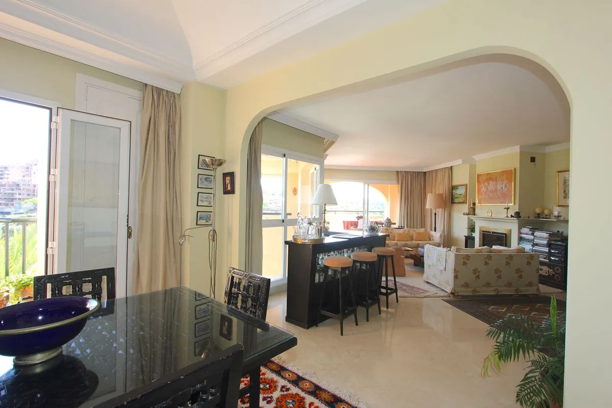 ca211476-08d4-494e-8c39-30e992ebeb80