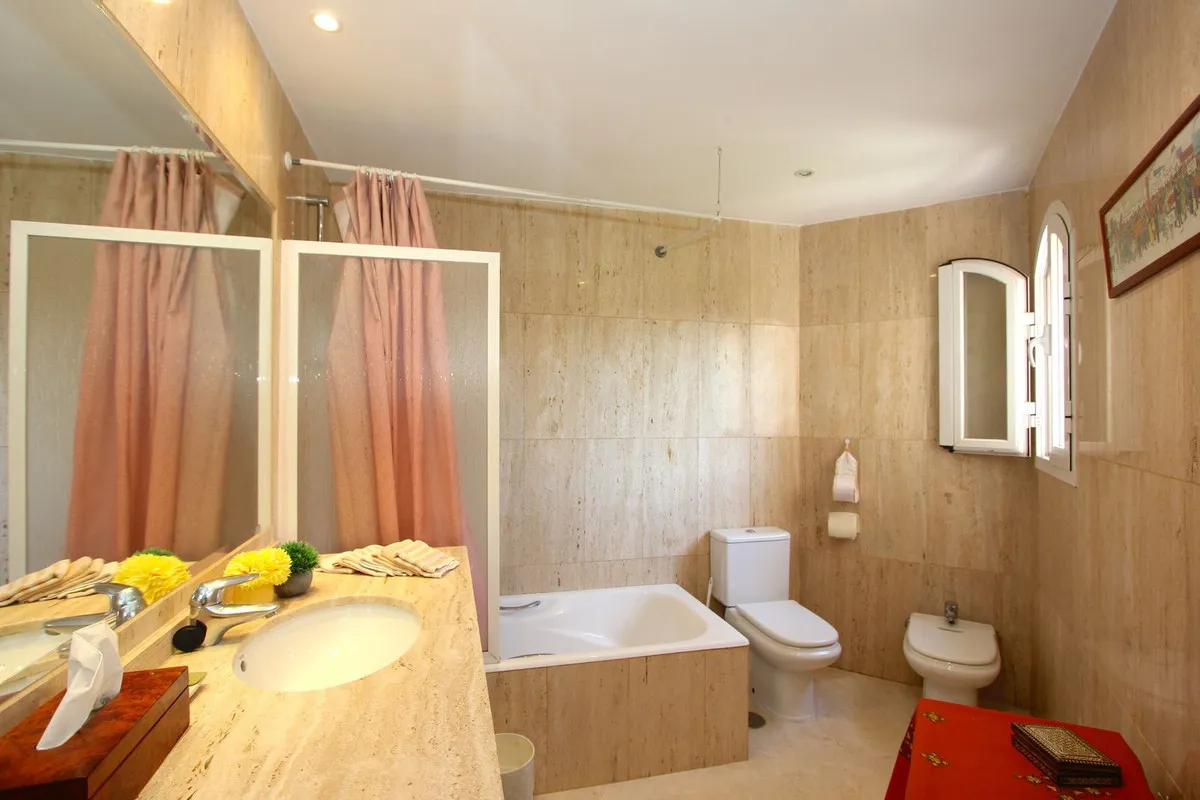 ee474fc4-b404-4d58-af32-f4341bbccd22