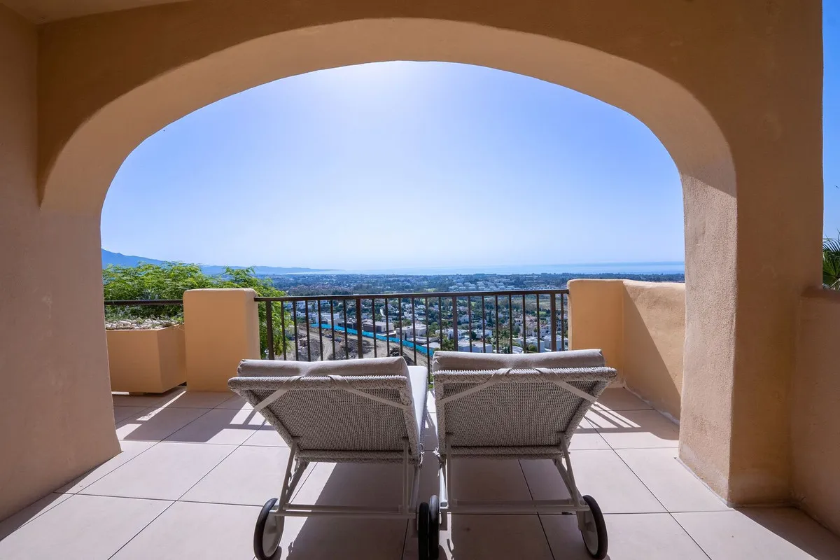 01a25efb-3972-4b28-8a33-026286f5cc44