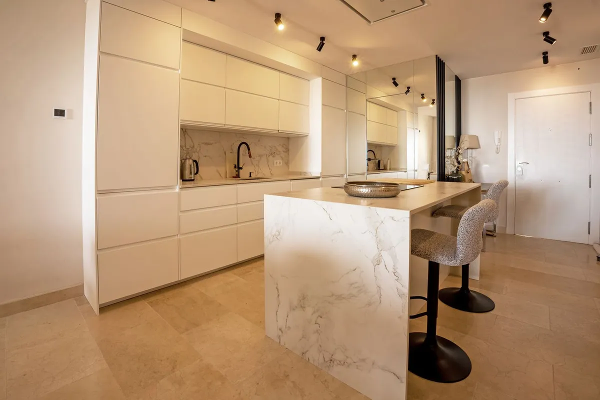 1e61cae2-83e9-429b-84c5-254d4162e887