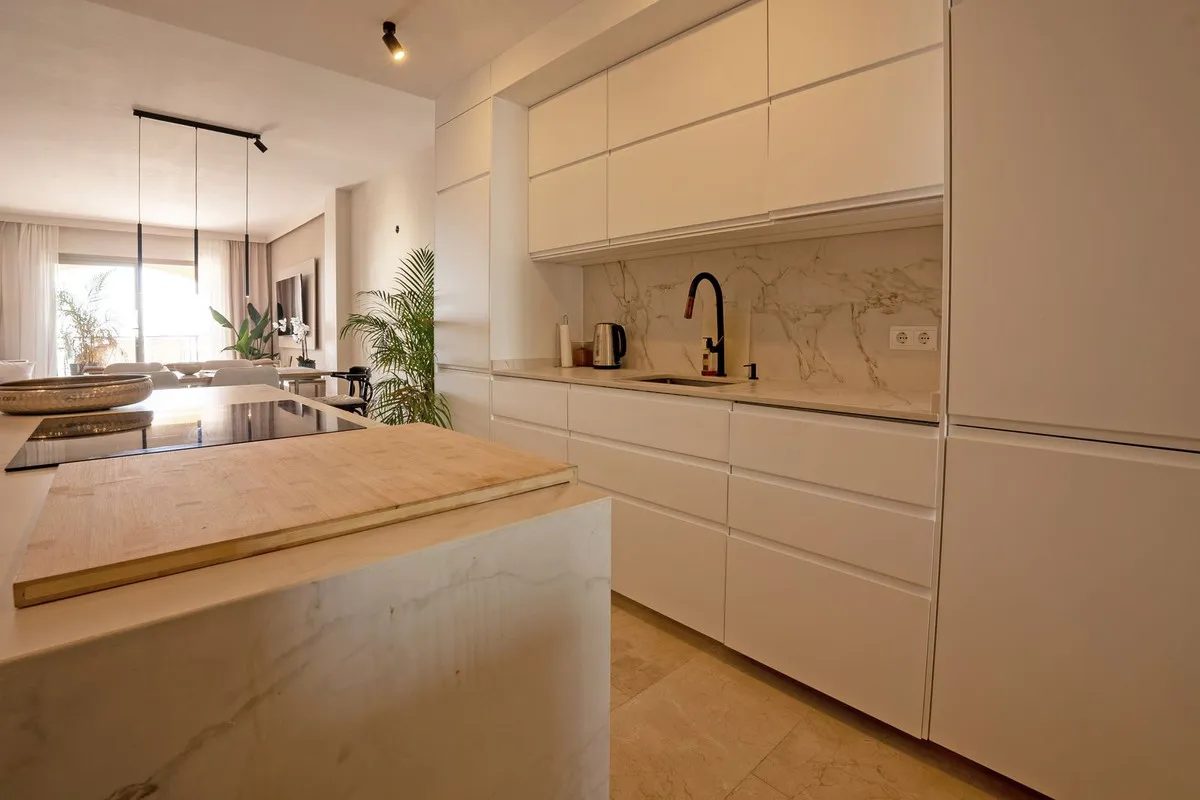 7b3c5b67-eb02-42d7-977e-03d61d782198