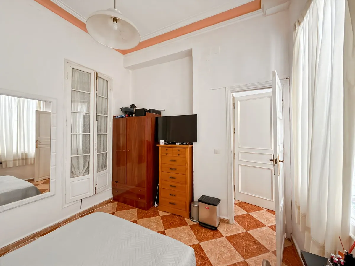 8e877fa6-c0cb-4073-8c4f-fe55f60bd3d2