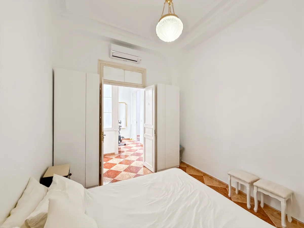 e050872f-6eaf-4442-a243-f52db26cd210