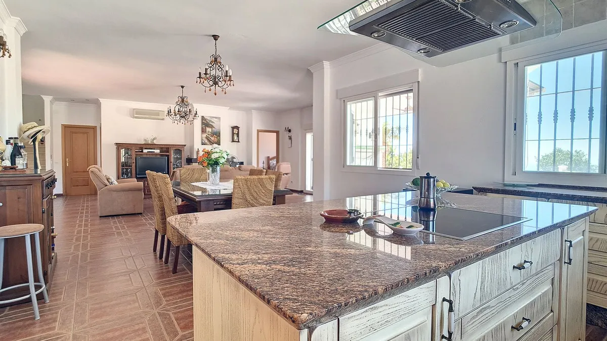 05db5bc1-d196-421b-a2d8-98a299459f79