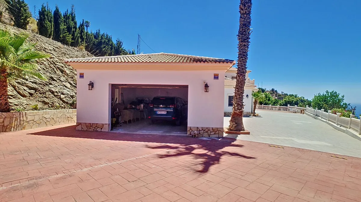 7b5b0b35-db02-4c2a-9efc-16b2deb3de9b