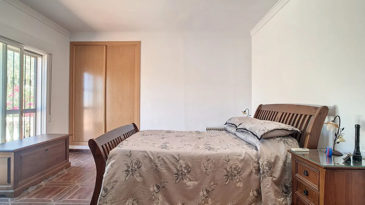 b3eca7ab-25da-4c47-bdd1-cc85e5284676