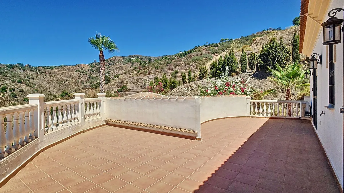 d1591905-3a9a-45cd-9f75-1937183605df