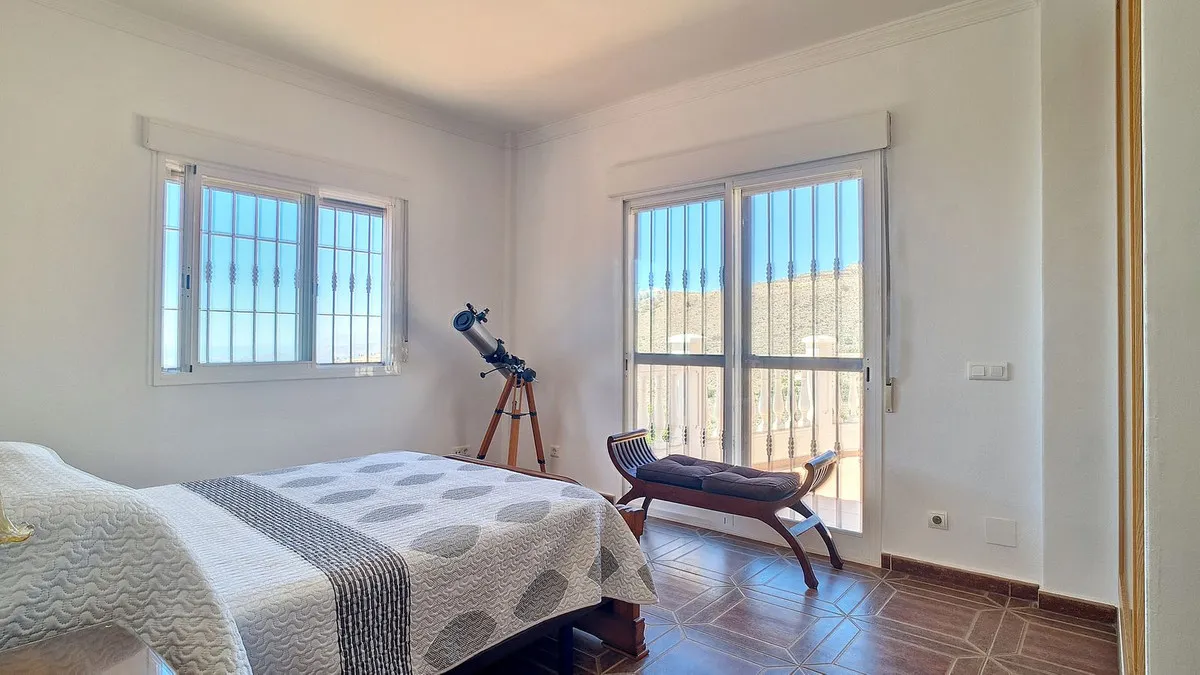 f817cc8e-9c36-42b4-8dff-1cfbee8b9707