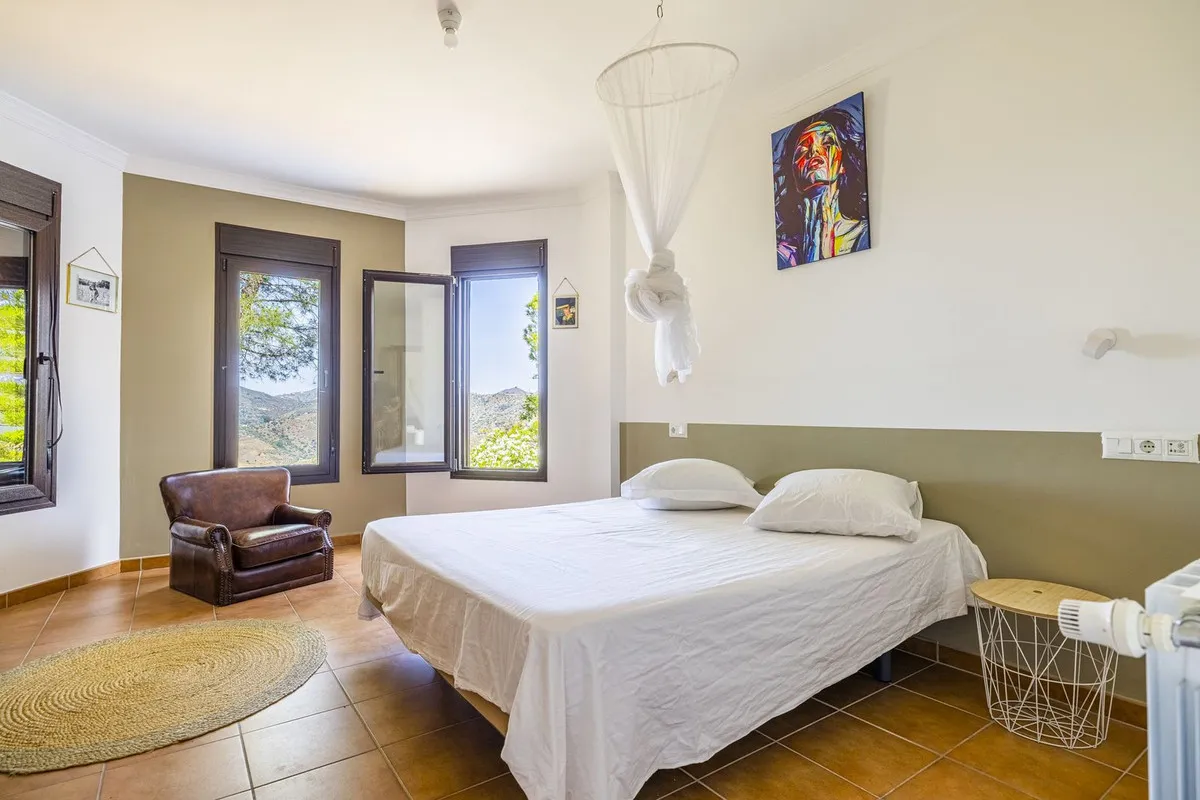 1c79a76f-b5cd-45d8-a39d-8107786fd3eb