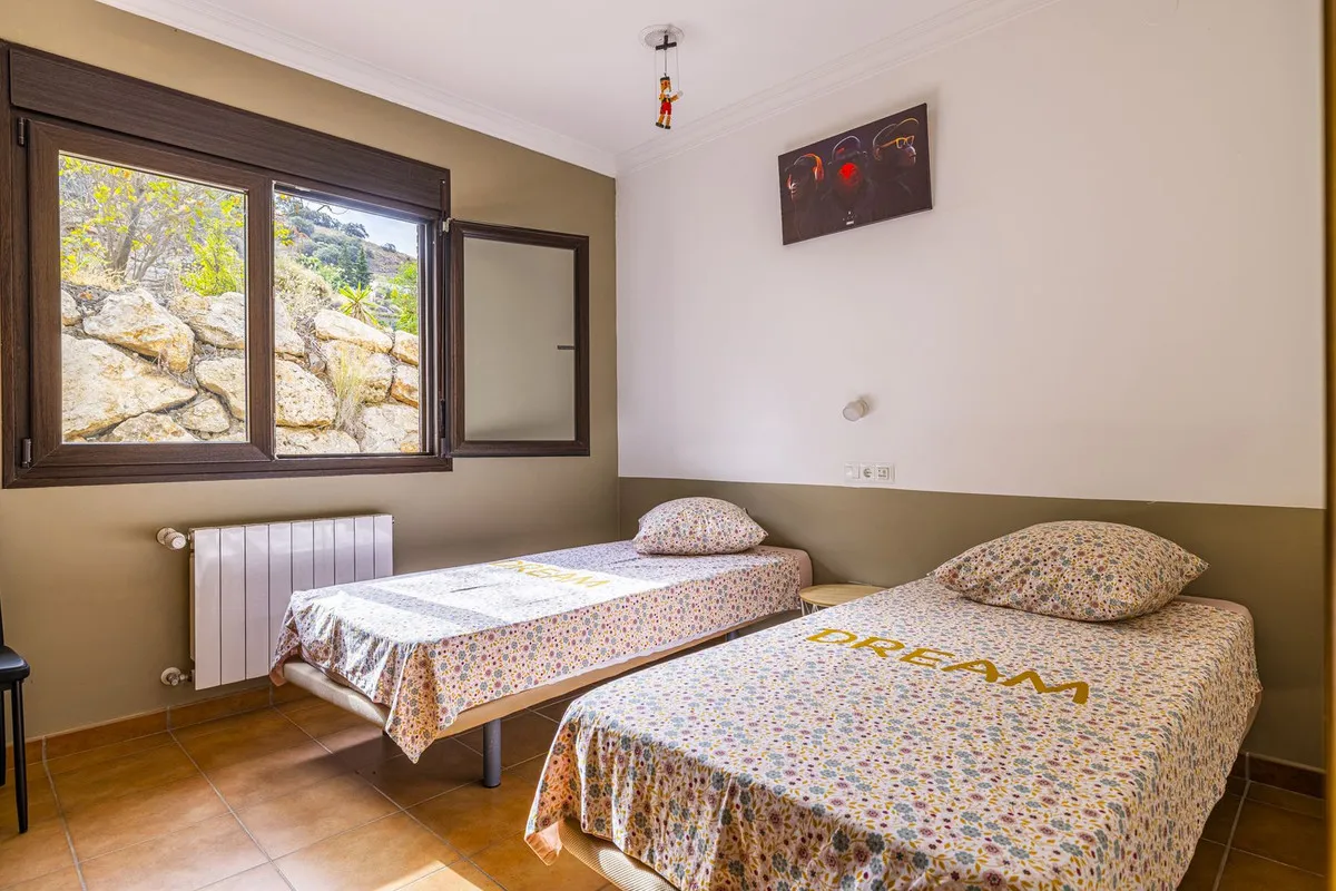 2c787886-66a0-4d1d-a2f1-bb117890641f