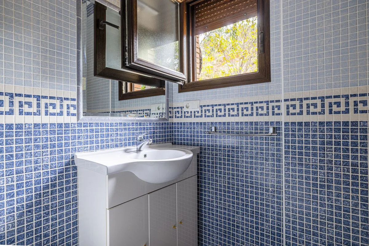 6cff5df9-8569-4c4b-bea6-6f2a2535e01b