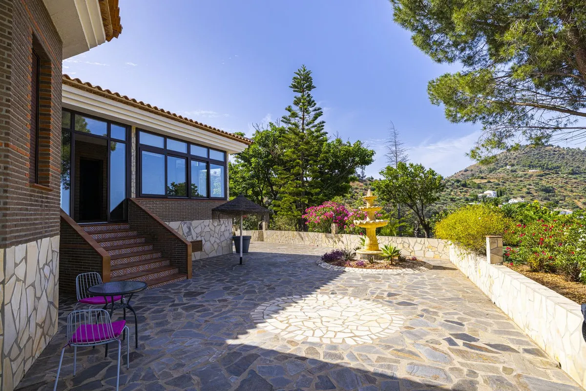 9b2295ba-c475-491e-8331-8b3b0de8e5e4