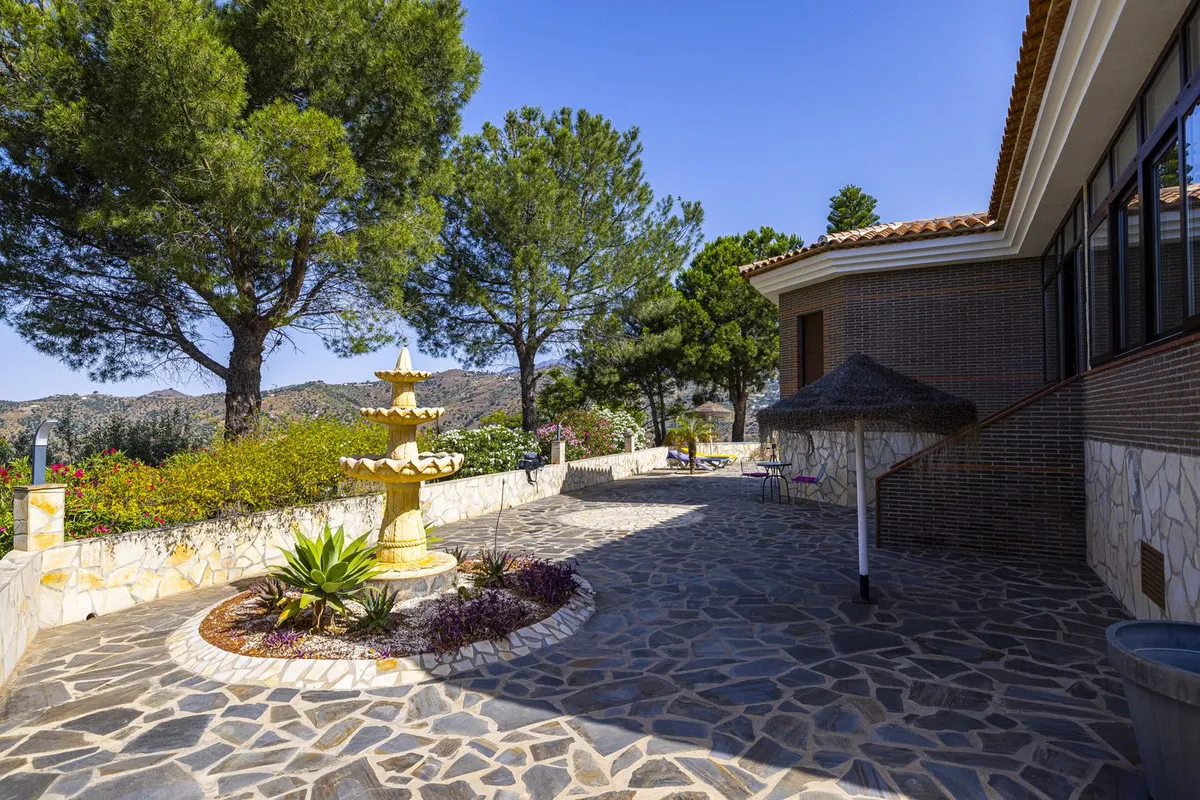 e58fd36c-6b6b-42f5-97f1-802e78ed9bd8