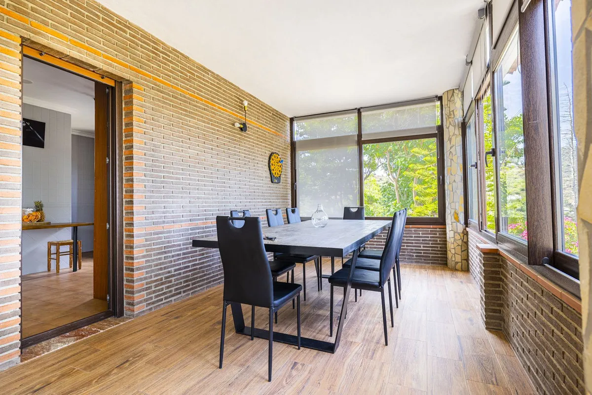 ef9a0990-6d28-41b8-93ea-f843193c01db