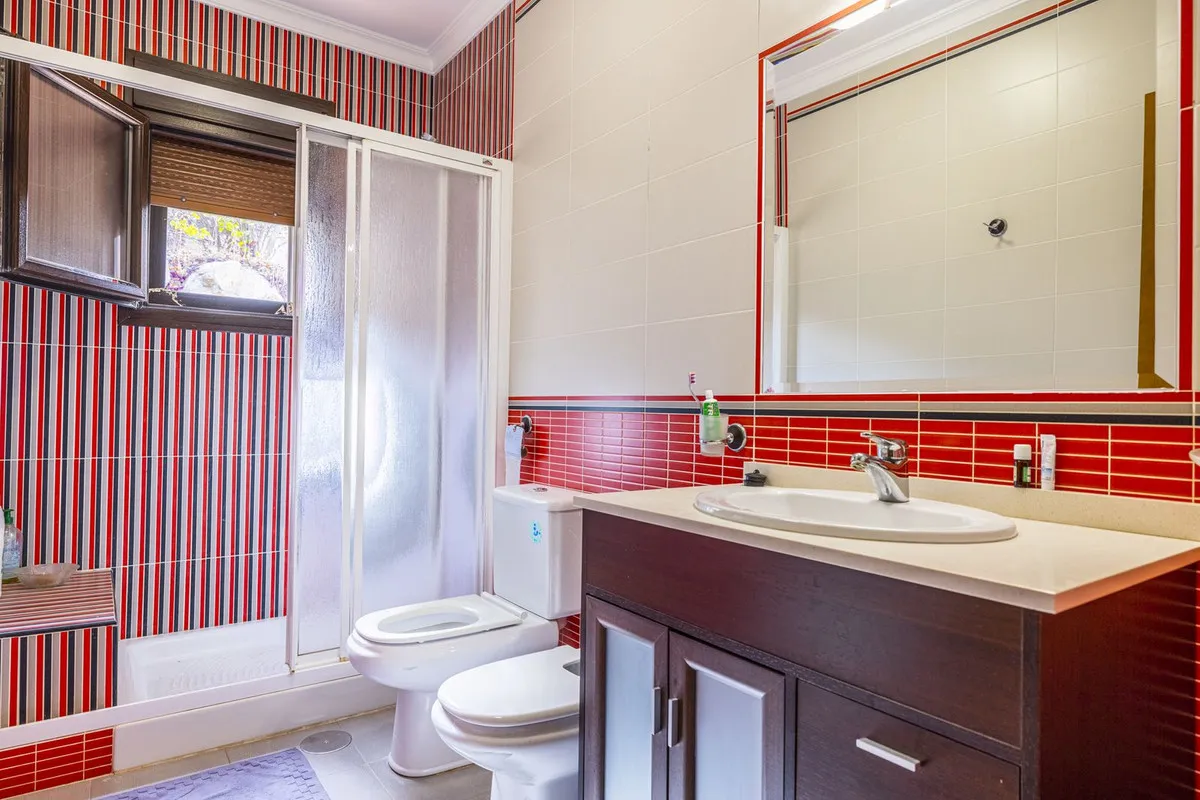 efa06e28-7d13-424e-b856-a032c888dced