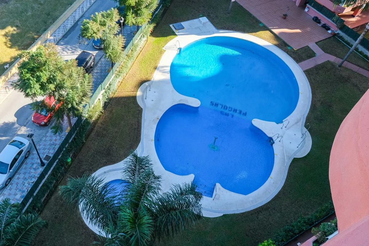 01b313c9-e2fa-4ab1-b5b6-5cbb96959201