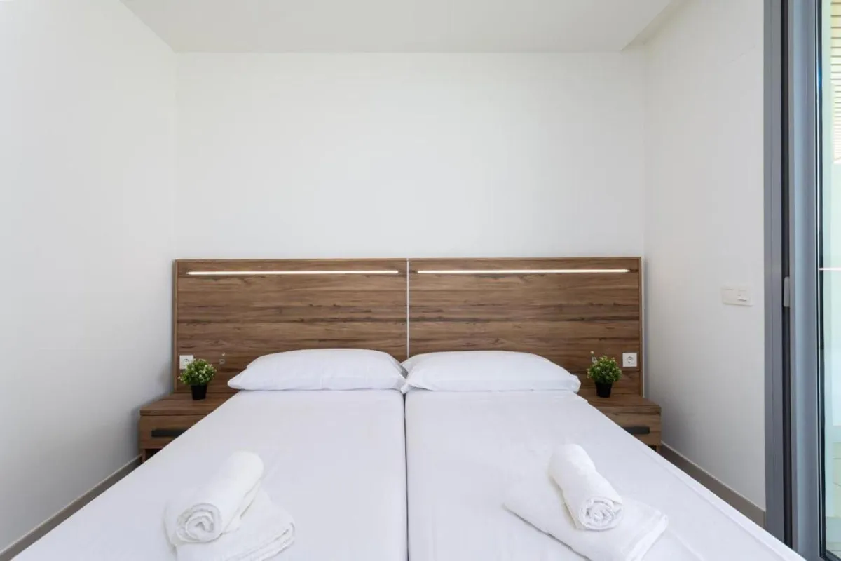 c2ae5366-df05-4592-a158-d365d991ae8d