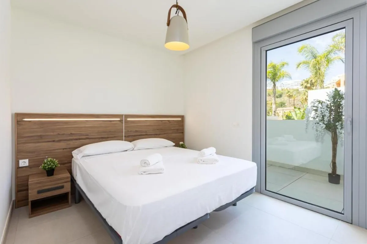 c8ee32e0-a489-411e-b1e2-65cfd6a26ed7