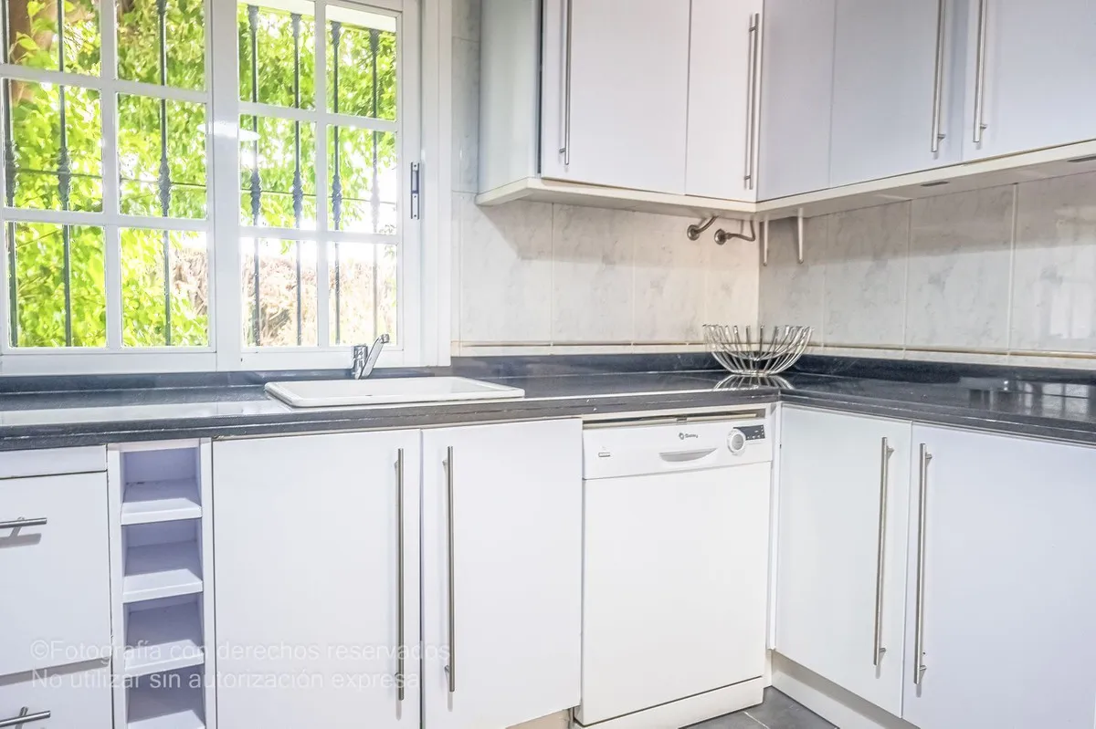 2a2512e1-a929-4a56-b0e5-c9c4f6d8b286