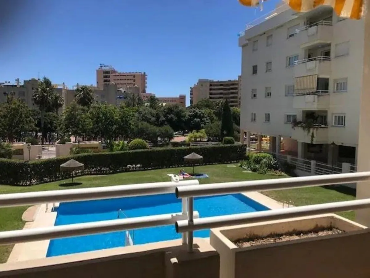 6c982519-e897-4d63-8d3c-acaa49564560