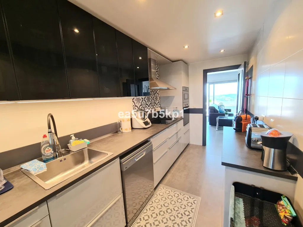 b090abca-3b32-4a30-80c1-9cbdbdc609f3