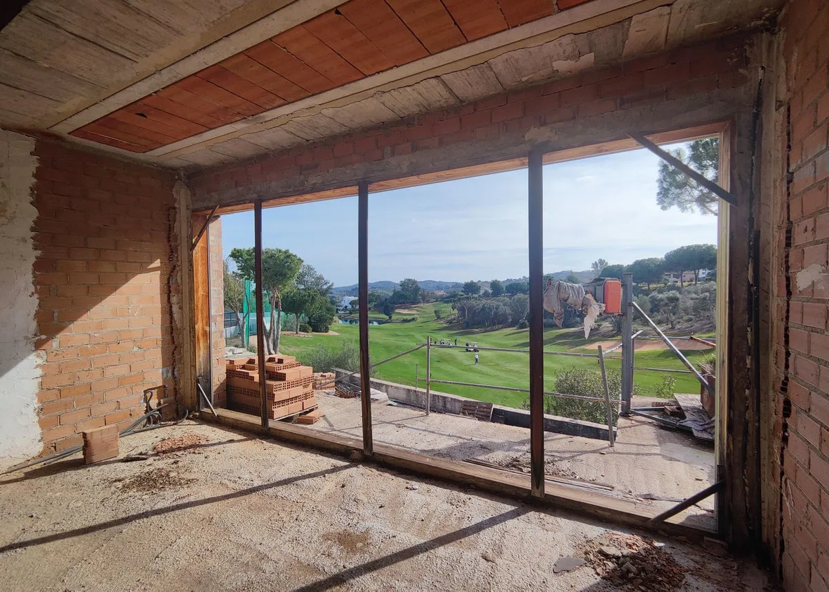 ae8a69bc-6415-41b8-9c35-d346e81cf38a