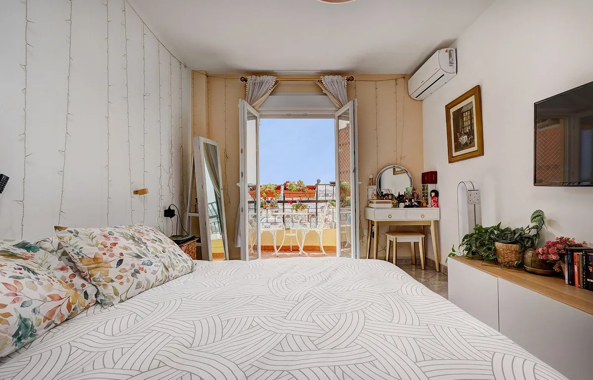 39f5acaa-5958-4576-b660-f4d669a105ef