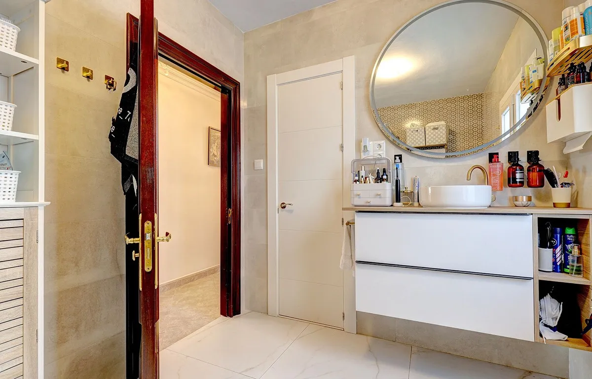 3d3ebb8c-9816-4b92-b43a-8268d8bb56ff