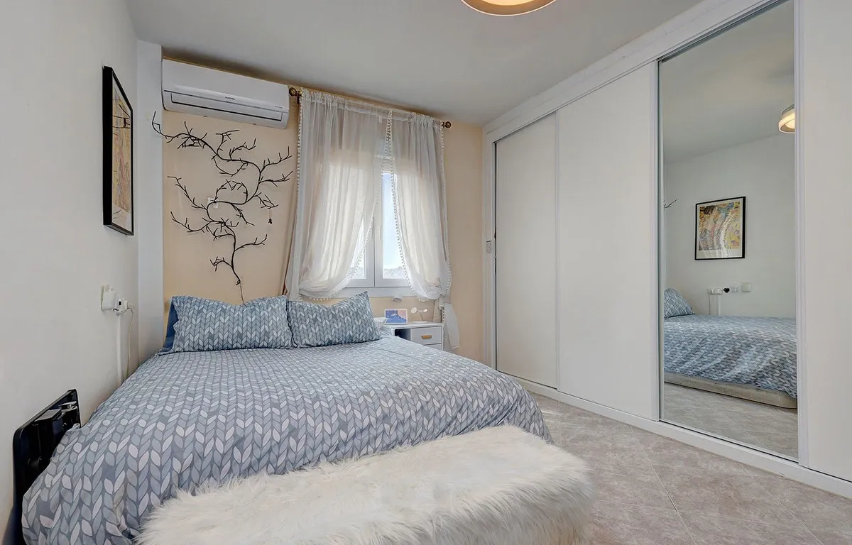 5b92580d-d8cb-46eb-b508-2f9bdf043964