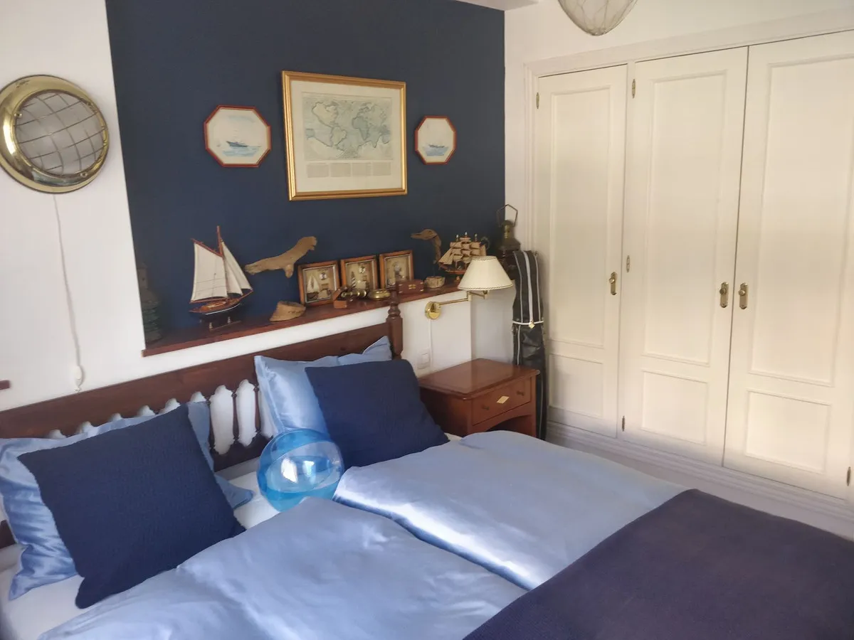 90f92745-8c0a-41f6-9b7d-4ca2c4d03a8e