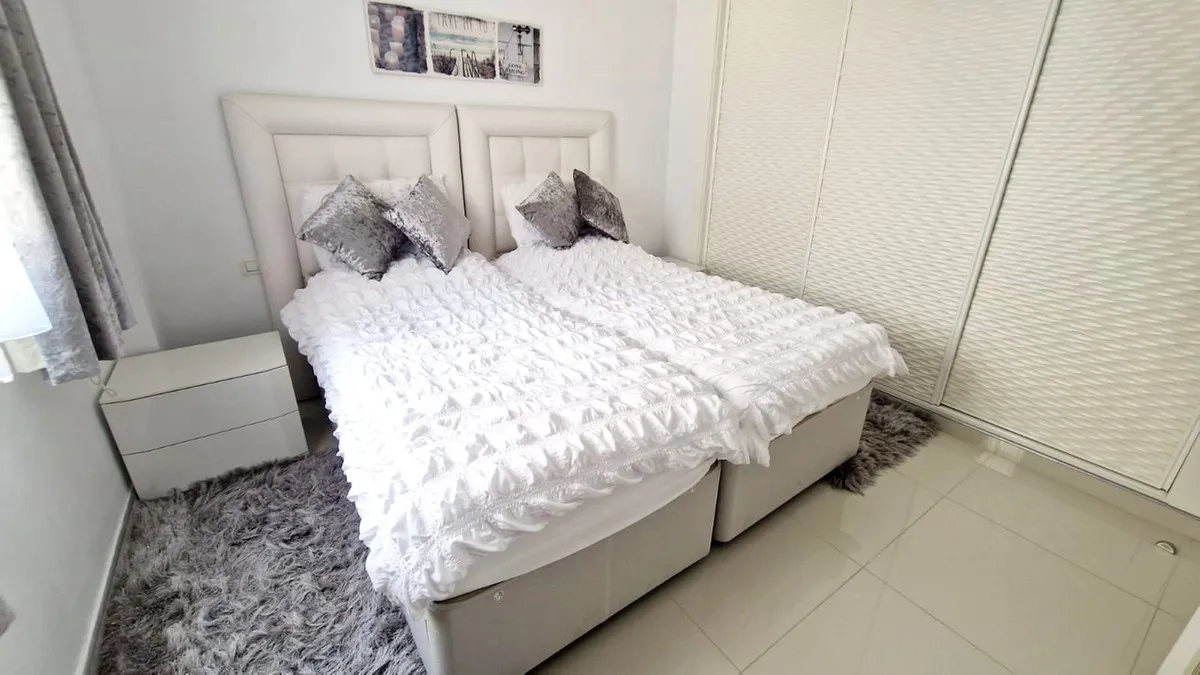 b948c67a-e828-46c9-a281-eb34bc405d61