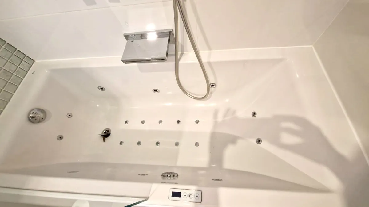 c3607672-020d-4a82-93c6-baf01e8d5983