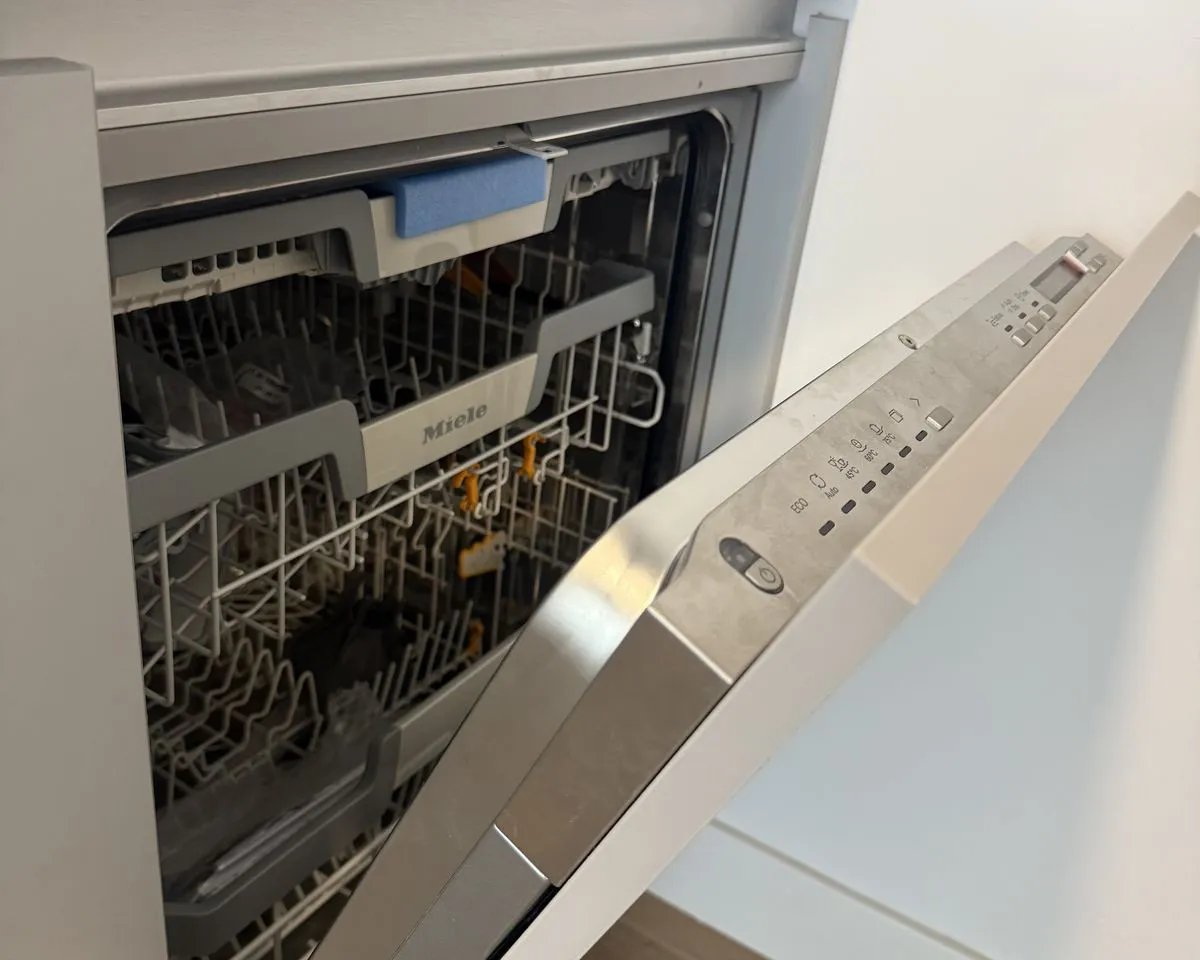 5f31c2cf-157b-438c-9e4e-c3e94baaee46