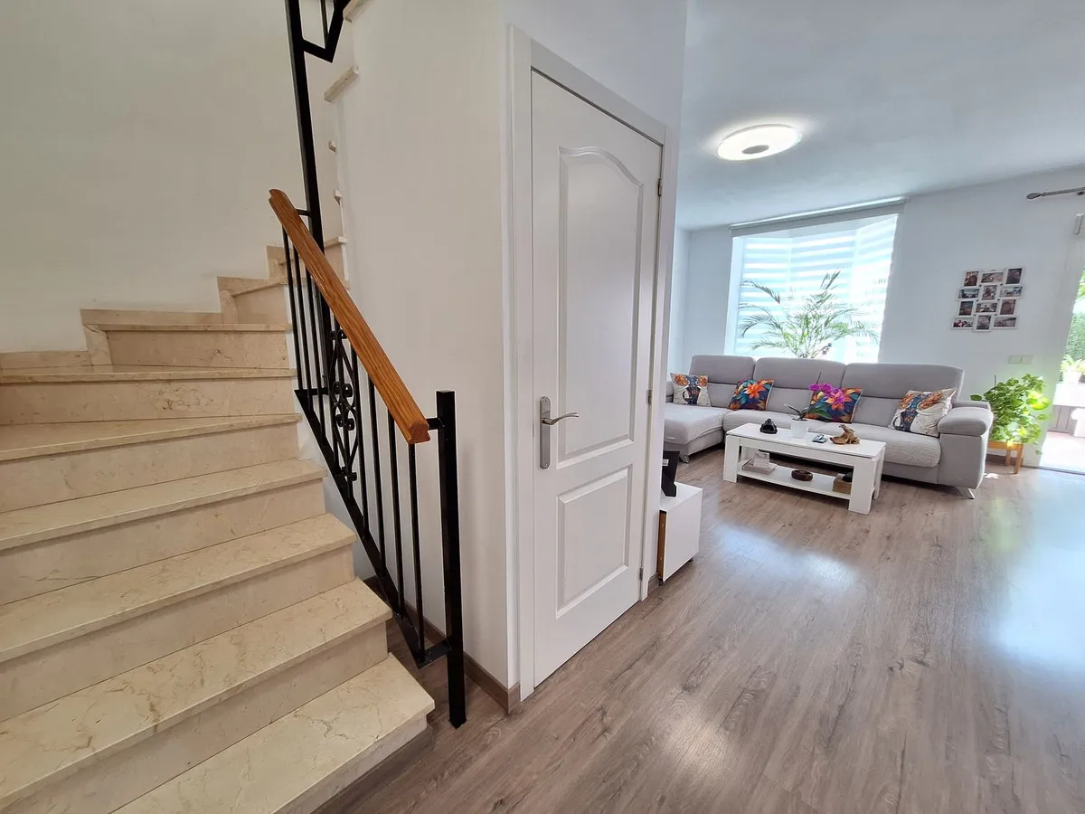 c8a031f1-8289-4dc0-b3a9-d450ababe052