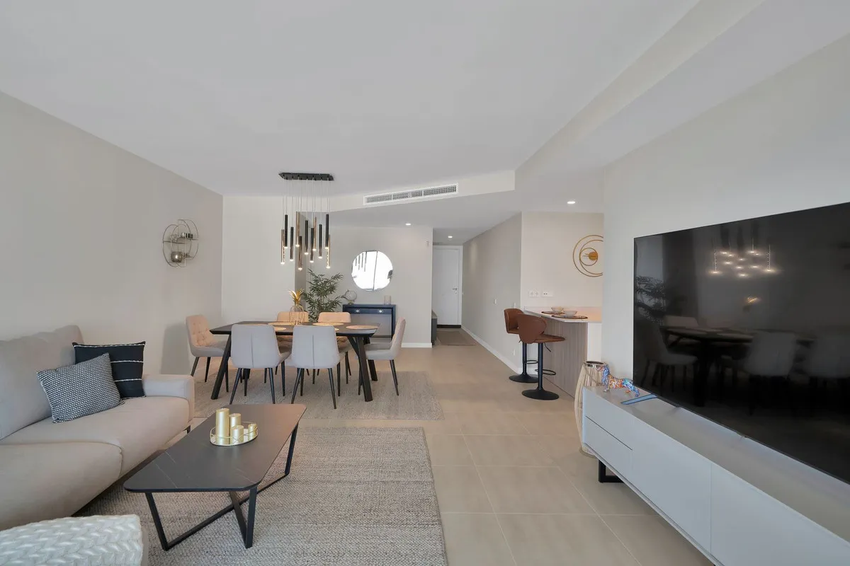 1a81b044-933c-4c3c-aef2-232b633808df