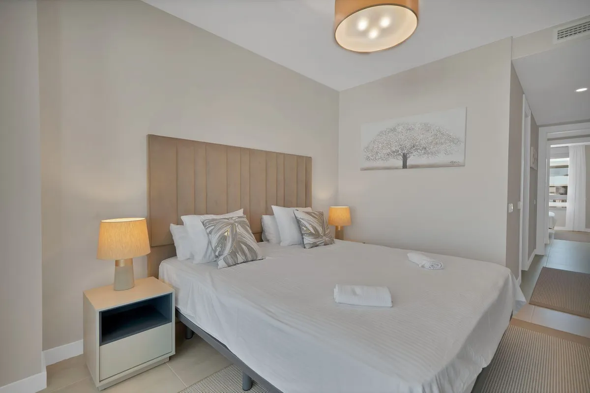 859fd9fc-185e-4c65-b856-bff0a994e20e