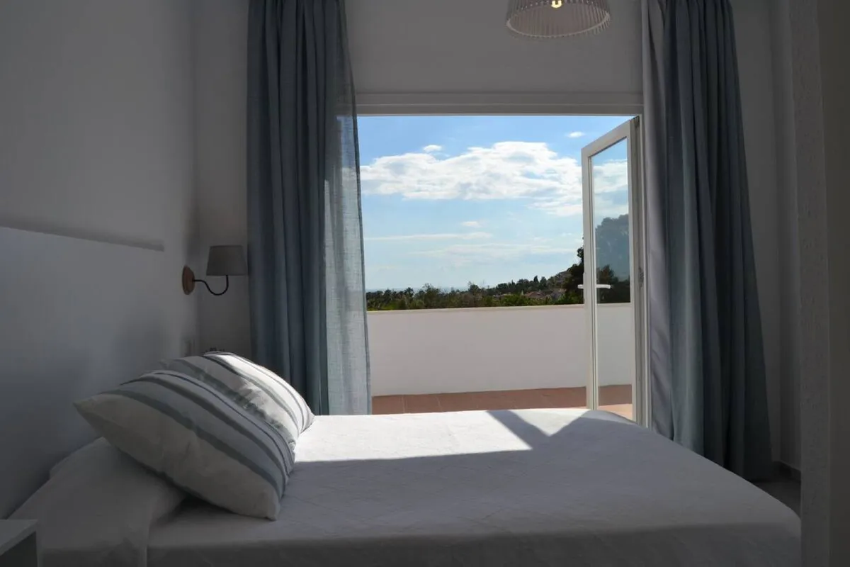 0b69cf59-44e4-43c5-a2b1-3b58e4b10a9f