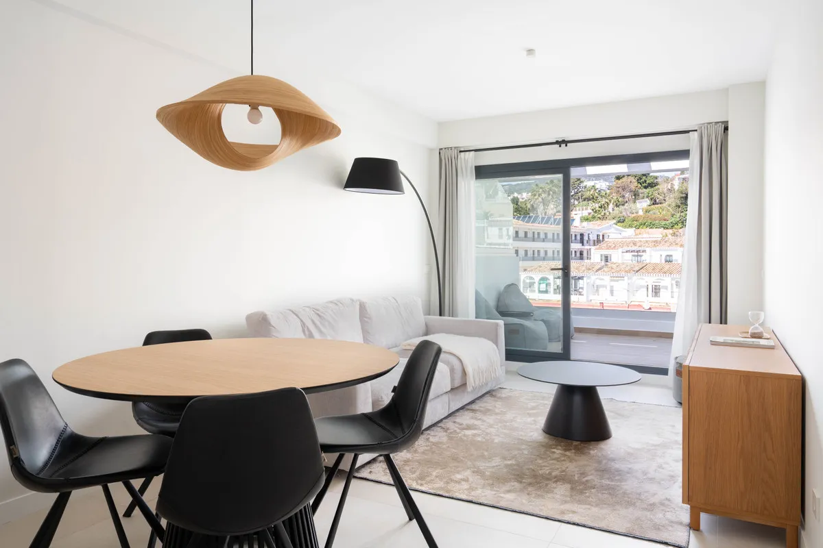 9fe45cf3-833b-40d3-925b-3d55975a5e73