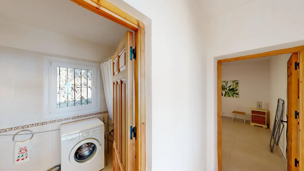 a90c76ce-ca6e-44cb-ad79-67f0d8c42e0e