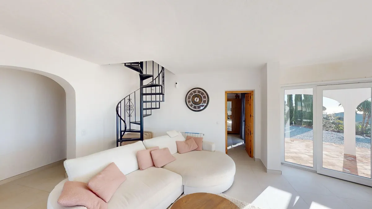 a9e869e4-a690-474b-9d8b-86e14abc0b3f