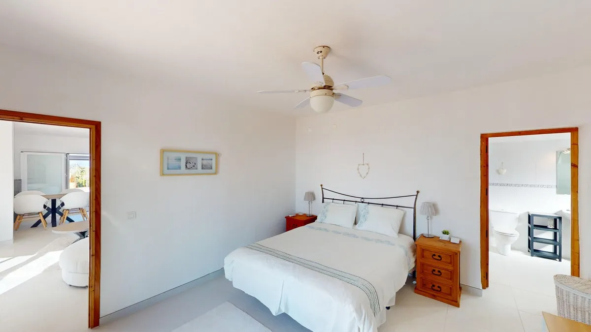 b9a1a97f-e8cd-4aa5-a094-f26c81871304